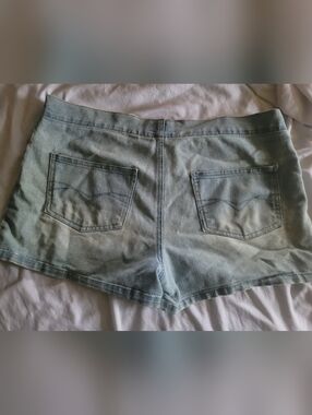 Lazer Jeans Light Wash Denim Shorts - Pastel Blue Size 11